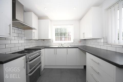 15 Felton Close, Luton, LU2 9TD