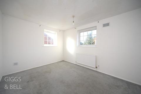 15 Felton Close, Luton, LU2 9TD