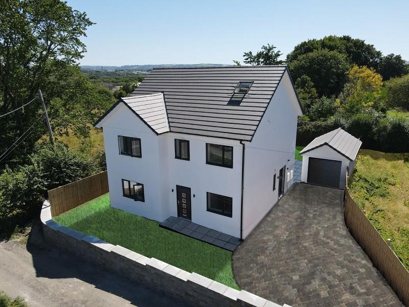 Plas Road, Grovesend, Swansea, City And County of Swansea. 5 bed