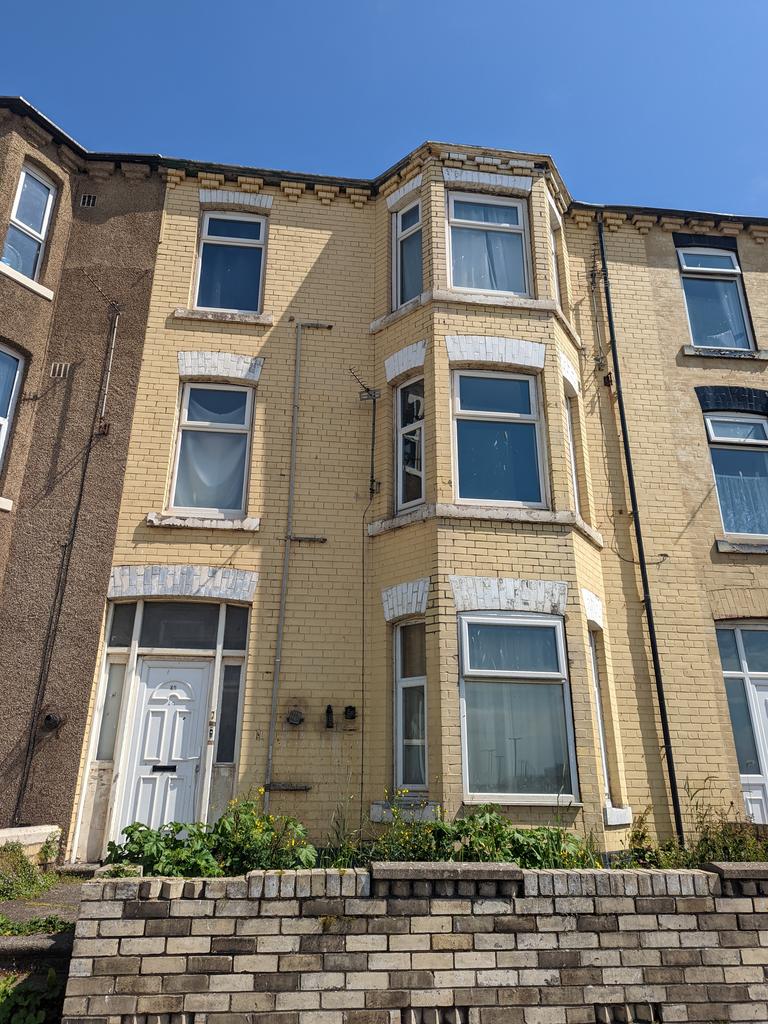 Terrace, Redcar TS10 Studio to rent £425 pcm (£98 pw)