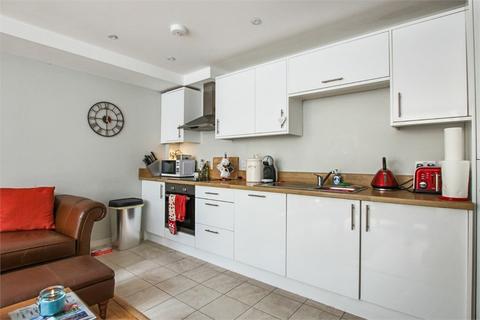 2 bedroom apartment for sale - Christopher Road, East Grinstead, RH19