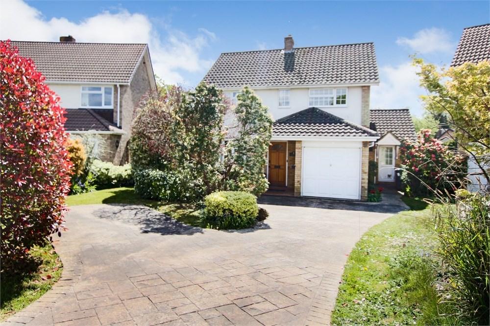 Squires Close, Crawley Down, Crawley, RH10 4 bed detached house £625,000