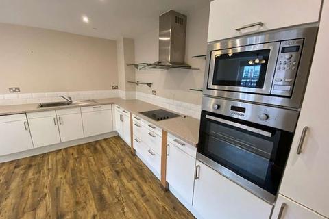 2 bedroom apartment for sale - Flat 18, Royles Square, Alderley Edge, sk9