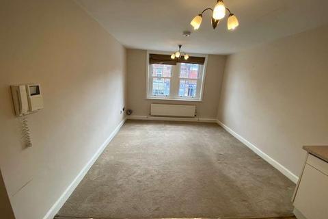 2 bedroom apartment for sale - Flat 18, Royles Square, Alderley Edge, sk9