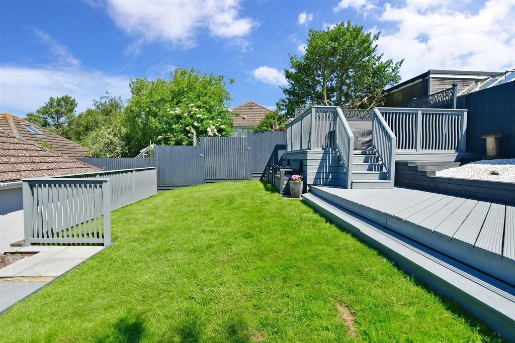 Downs Valley Road, Woodingdean... 3 bed detached bungalow £450,000