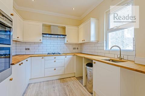 3 bedroom terraced house to rent, Chester Road, Helsby WA6 0