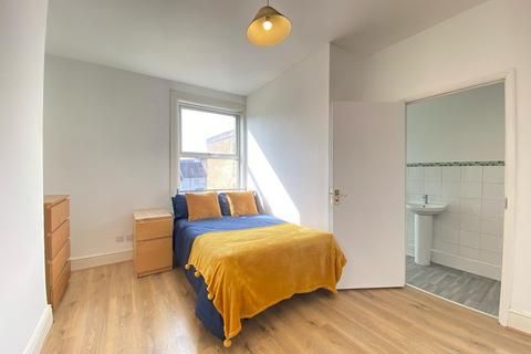 undefined, Albany Terrace, Chatham, Kent, ME4
