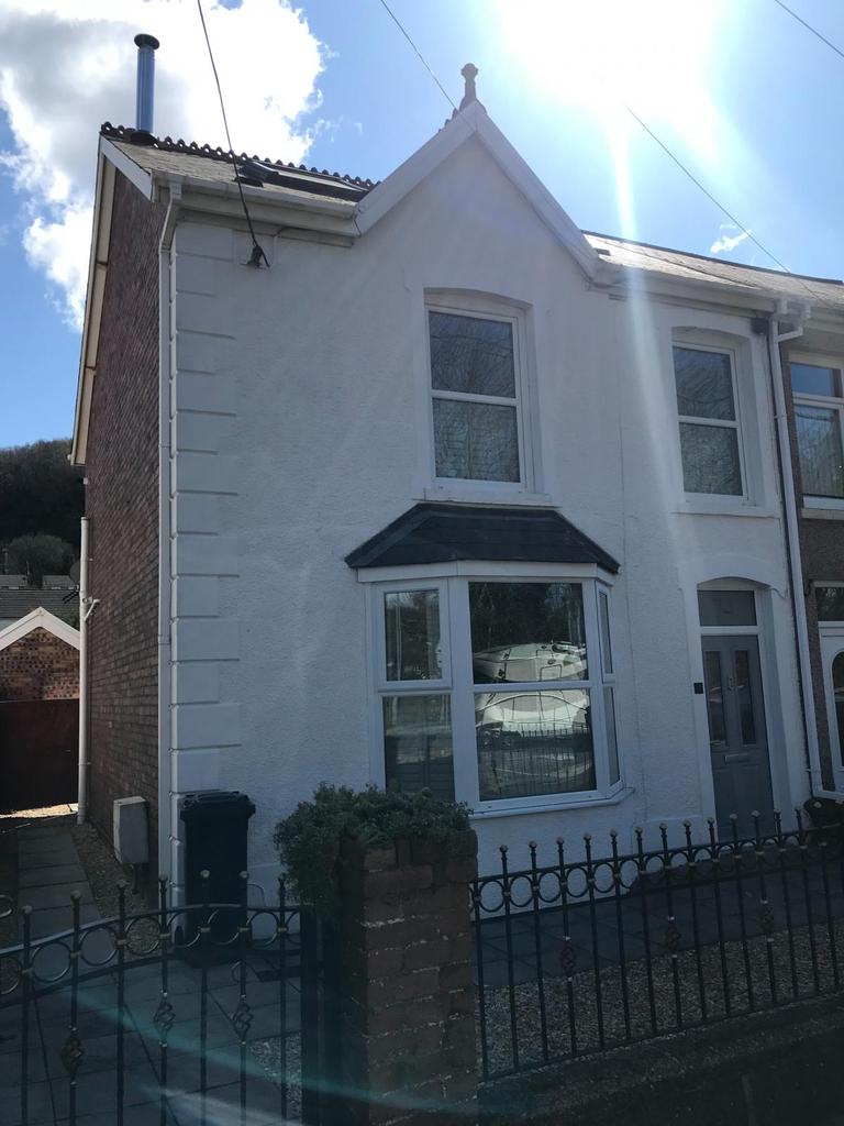 Lon Hir, Alltwen, SA8 3 bed semidetached house £850 pcm (£196 pw)