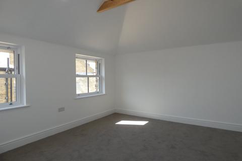 2 bedroom terraced house to rent, Rosebank Road, Hanwell