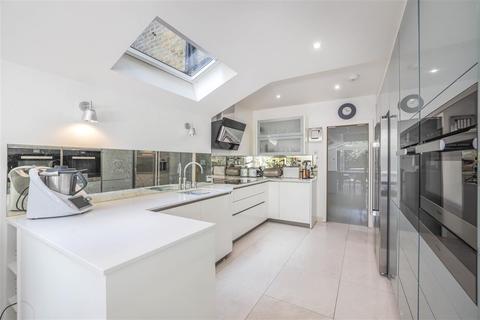 22 Ryfold Road, London, SW19 8BZ
