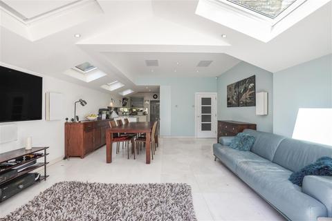 22 Ryfold Road, London, SW19 8BZ