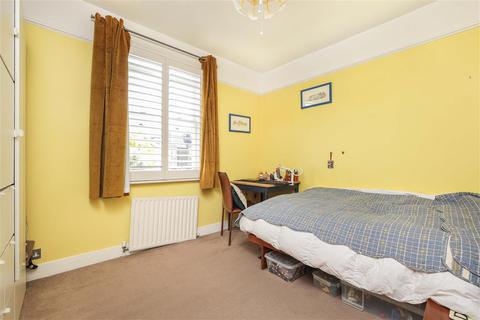22 Ryfold Road, London, SW19 8BZ