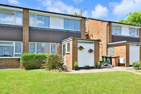 3 bedroom semi-detached house for sale - Mill Close, Horley, Surrey