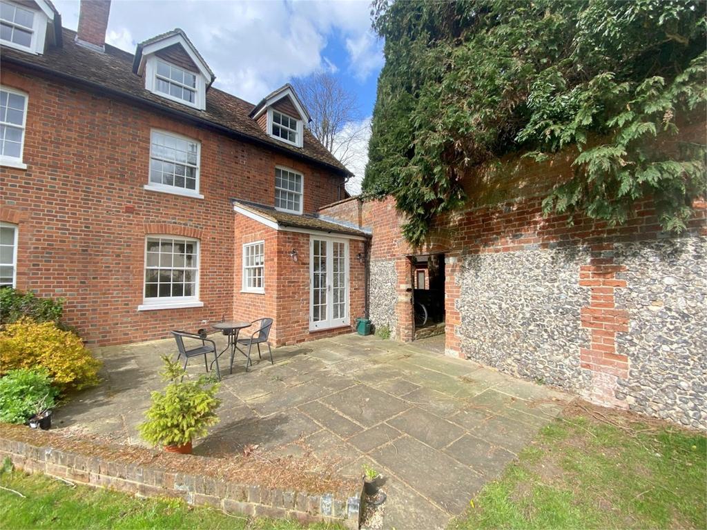 Bolney Road, Lower Shiplake, HenleyonThames, RG9 2 bed end of terrace