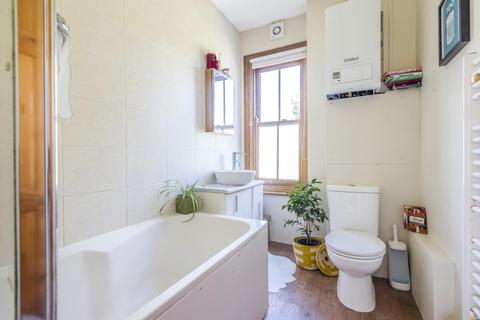 15 Bertal Road, London, SW17 0BX