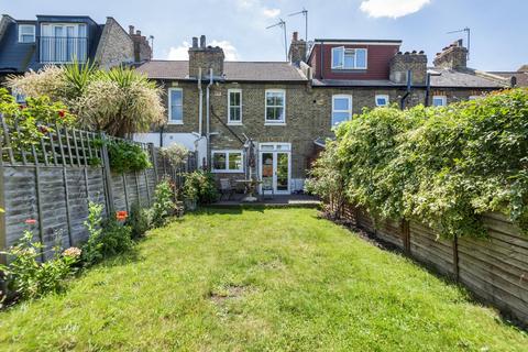 15 Bertal Road, London, SW17 0BX
