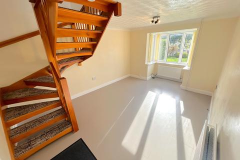 2 bedroom semi-detached house to rent, St Nicholas Close, Boston, PE21