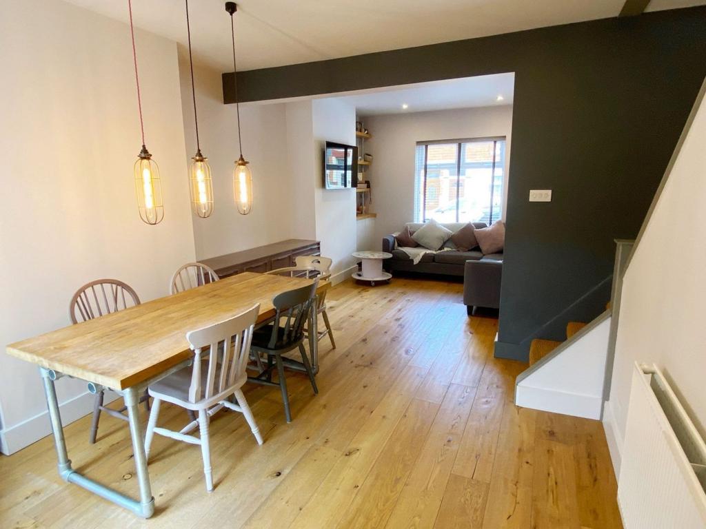 Lounge/dining room