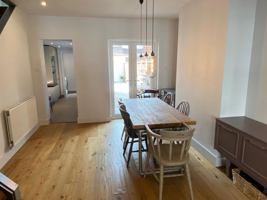 Lounge/dining room