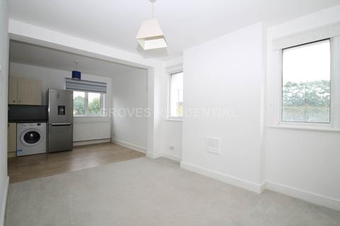 2 bedroom maisonette for sale, Elm Road, New Malden