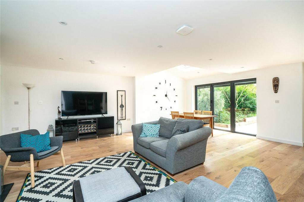 Eastmoor Park, Harpenden 4 bed detached house £1,300,000