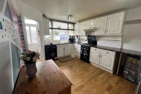 20 Harcourt Close, Egham, TW20 8BJ