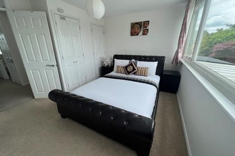 20 Harcourt Close, Egham, TW20 8BJ