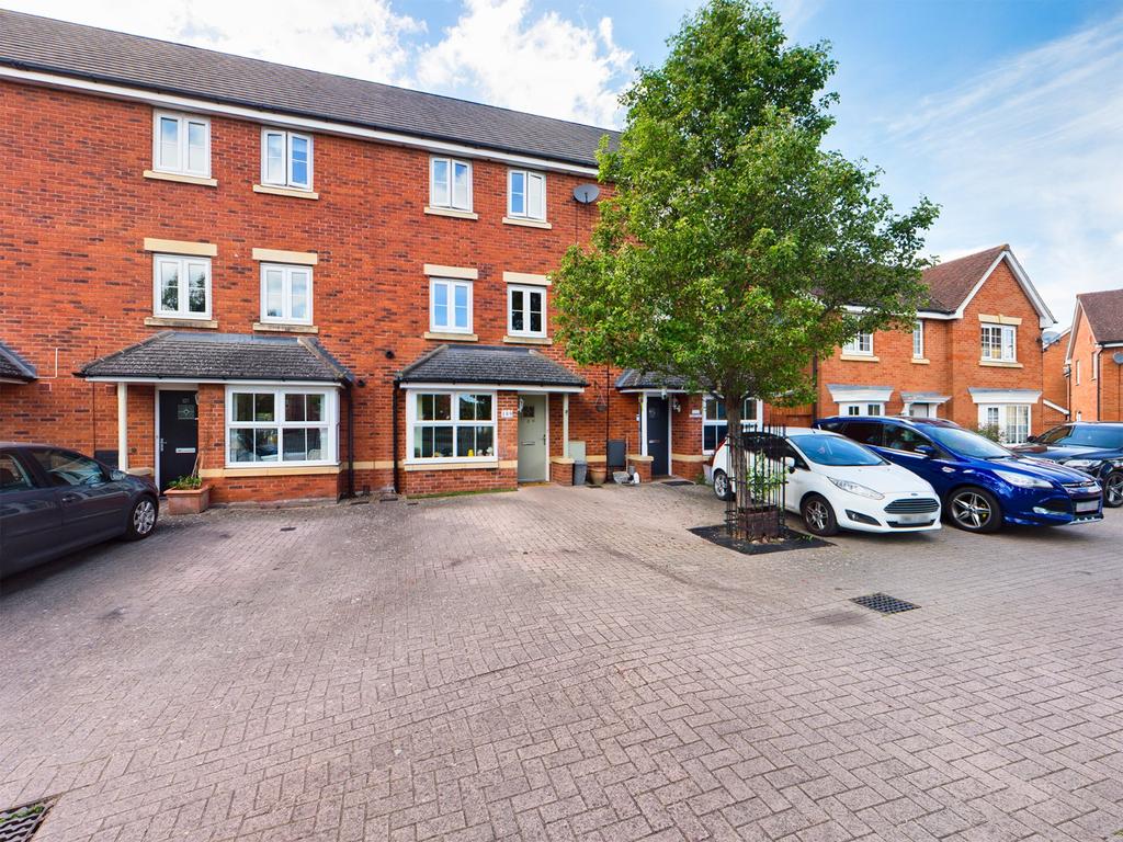 Woodvale Kingsway, Quedgeley, Gloucester, Gloucestershire, GL2 5 bed