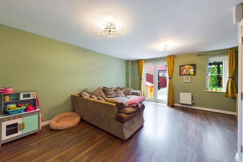 109 Woodvale Kingsway, Quedgeley, Gloucester, GL2 2BU