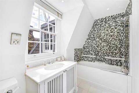 Studio to rent, Charles Street, Mayfair, London