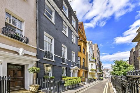 Studio to rent, Charles Street, Mayfair, London