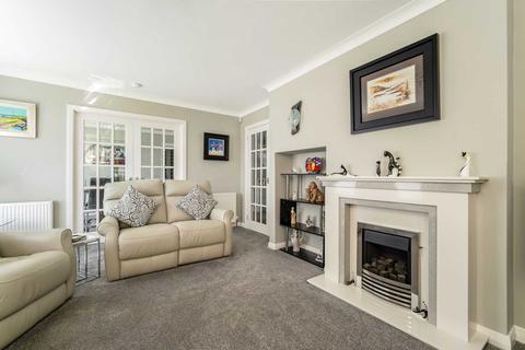1 Beauly Crescent, Kilmacolm, PA13 4LR