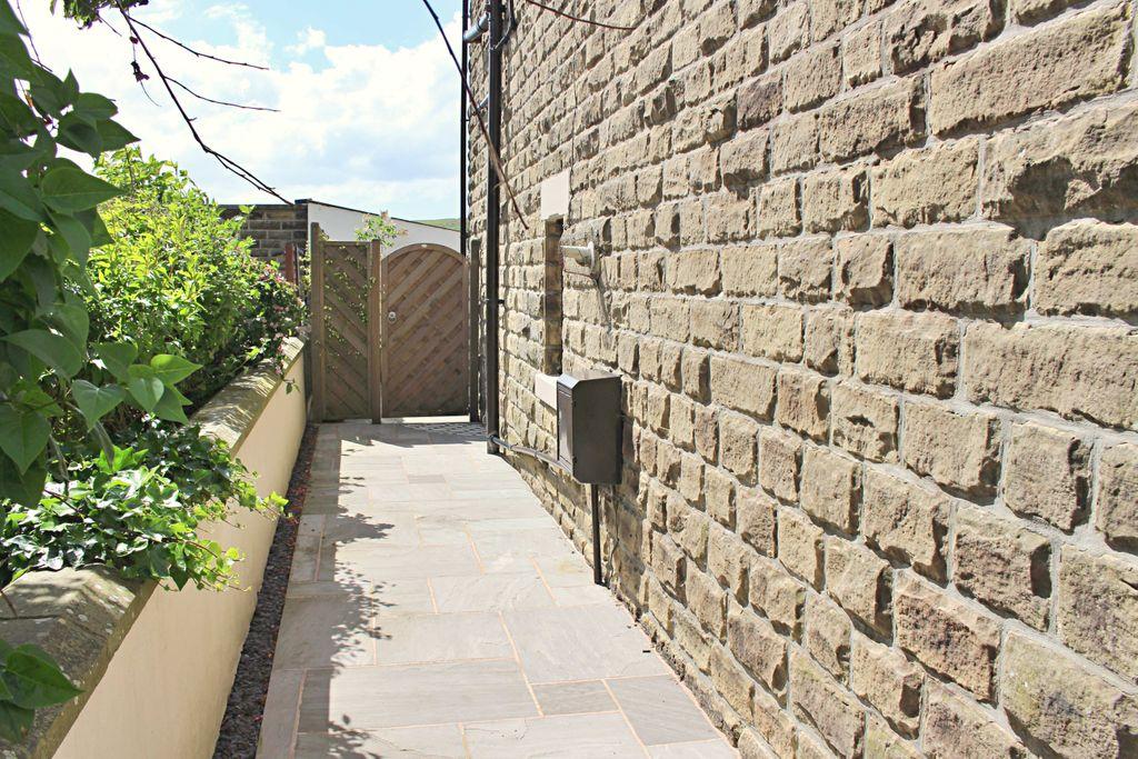 Side Pathway
