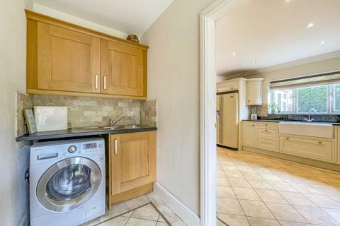 1 Beck View, Birstall, Batley, WF17 9JT