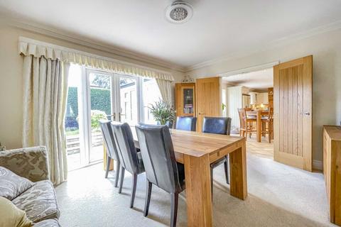 1 Beck View, Birstall, Batley, WF17 9JT