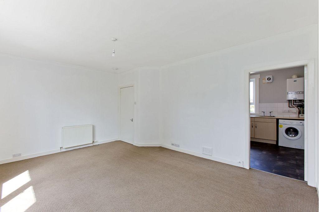 16 Eildon Terrace, Newtown, St Boswells, TD6 0PY 2 bed flat £75,000