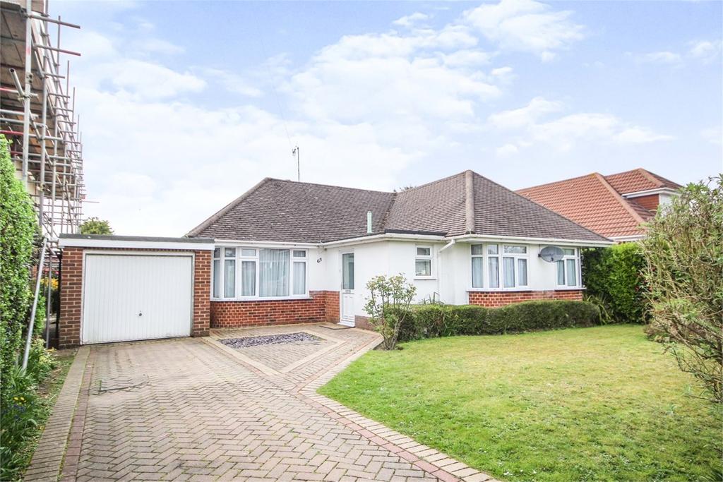 Darbys Lane, OAKDALE, POOLE, BH15 3 bed detached bungalow £480,000