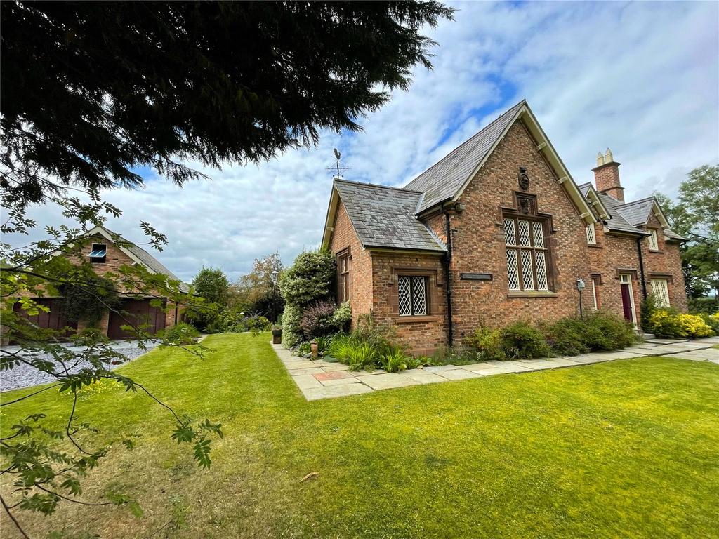 Straight Mile, Poulton, Chester, CH4 4 bed detached house £975,000