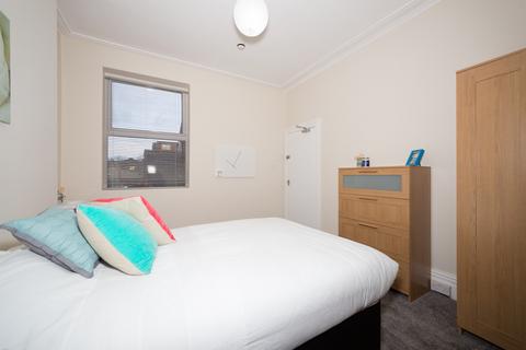 1 bedroom in a house share to rent - 26 Stanmore Road, Burley, Burley, Leeds, LS4 2RU