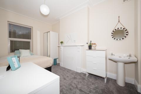 1 bedroom in a house share to rent - 26 Stanmore Road, Burley, Burley, Leeds, LS4 2RU
