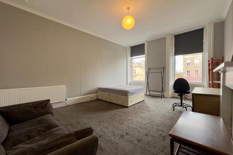 5 bedroom flat to rent, Great Western Road, Kelvinbridge, Glasgow, G12