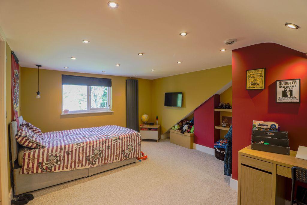 Bedroom 1 (Double)