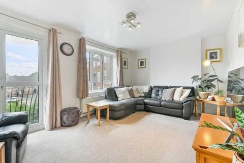 23 Hazel Close, Brentford, TW8 8NG