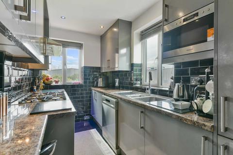 23 Hazel Close, Brentford, TW8 8NG