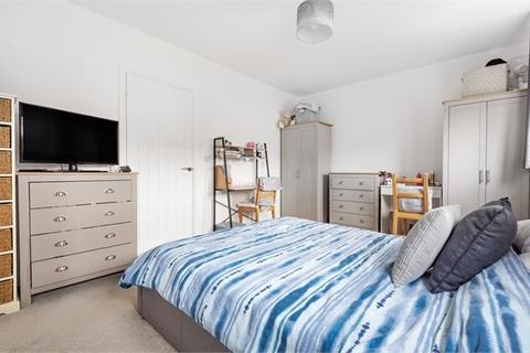 2 bedroom semi-detached house for sale - Hazel Close, Bracklesham Bay, West Sussex, PO20