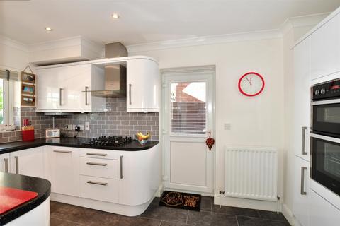 4 bedroom detached house for sale - The Lakes, Larkfield, Aylesford, Kent