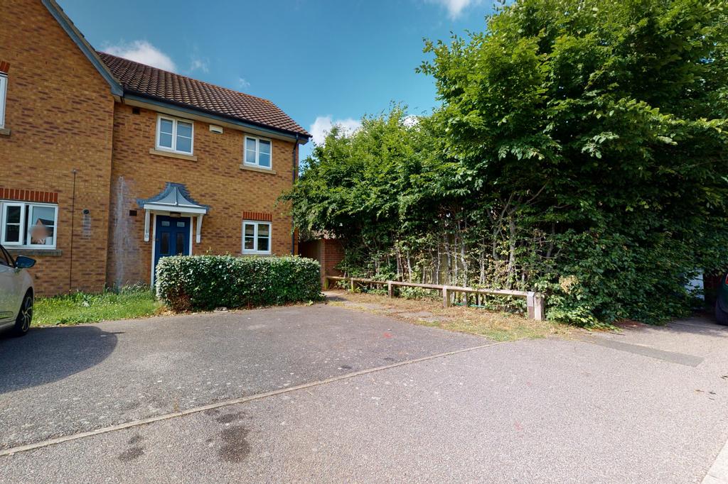 Wood Lane, Ashford, Kent, TN23 3AQ 3 bed semidetached house £300,000