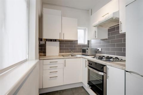 16 Clifton Gardens, London, NW11 7EL