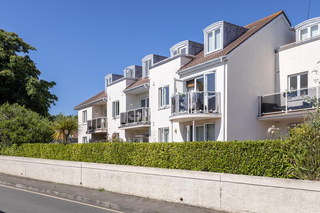 La Pouquelaye, Jersey 1 bed flat £1,500 pcm (£346 pw)
