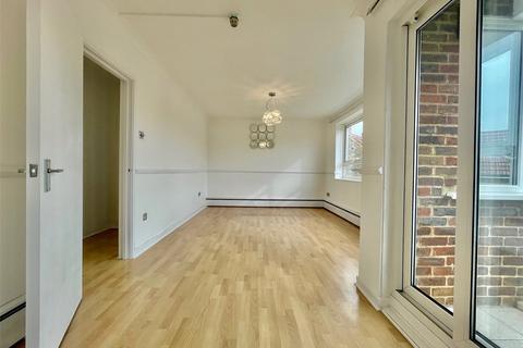 12 Carlton Green, Sidcup, DA14 6DB